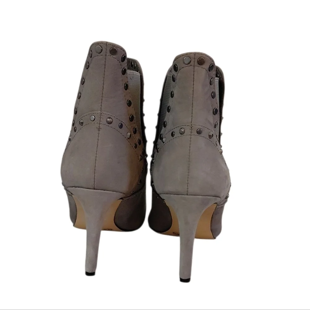Vince Camuto Vernaya Studded Gray Suede Stiletto Ankle Bootie size 8 M